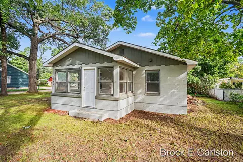 1756 Marquette Ave, Muskegon, MI 49442