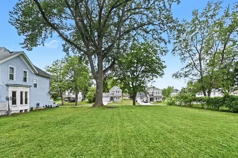 Exterior - 939 Maple Ave, Jackson, MI 49203 photo 3 of 4