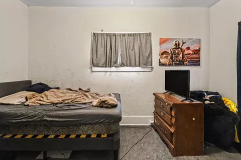 Bedroom - 939 Maple Ave, Jackson, MI 49203 photo 3 of 3