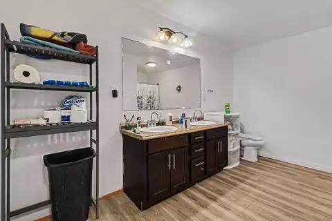Bath - 939 Maple Ave, Jackson, MI 49203 photo 1 of 5