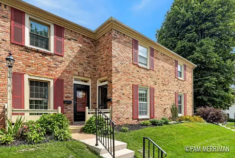 2446 Abbington Dr SE, Grand Rapids, MI 49506