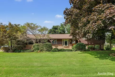 411 4th St, Cedar Springs, MI 49319