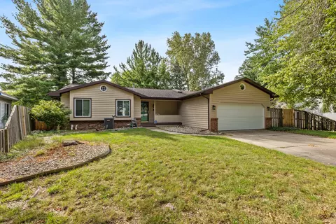2108 Brook Trails Ct SE, Grand Rapids, MI 49508
