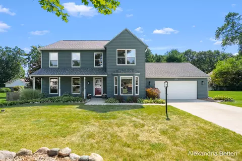 306 Hidden Forest Ln, Battle Creek, MI 49014