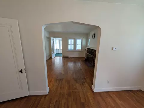 Living - 627 W Monroe St, Jackson, MI 49202 photo 3 of 4
