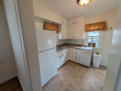 Kitchen - 627 W Monroe St, Jackson, MI 49202 photo 1 of 2