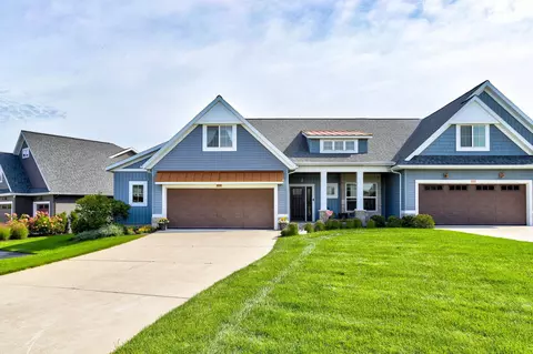 4727 Northern Ct, Holland, MI 49423