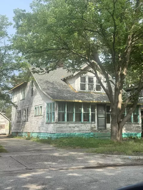 2405 Howden St, Muskegon Heights, MI 49444
