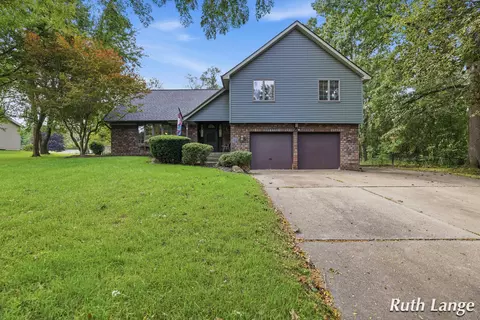 247 Trickovic Ln, Battle Creek, MI 49014