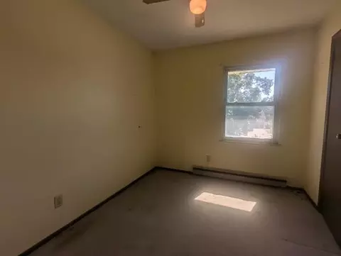 Bedroom - 934 Hendricks Dr, Monroe, MI 48162 photo 3 of 4