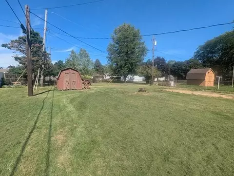 Exterior - 934 Hendricks Dr, Monroe, MI 48162 photo 1 of 1