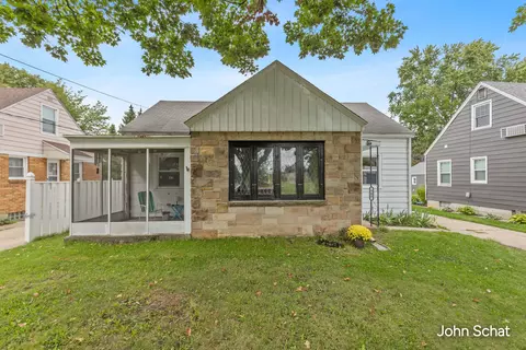 903 Edna St SE, Grand Rapids, MI 49507