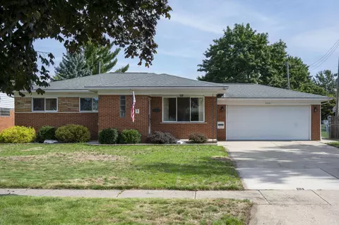 8921 Ardel Dr, Sterling Heights, MI 48314