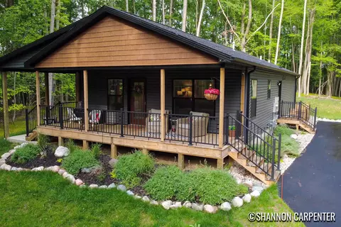 9924 Sweet Tree Ln, Stanwood, MI 49346