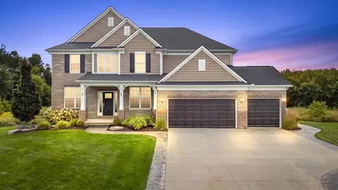 2354 Findley Cir, Lake Orion, MI 48360