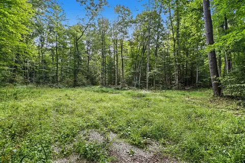 43001 32nd St, Paw Paw, MI 49079