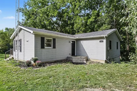 14800 E Wagner Rd, Buchanan, MI 49107