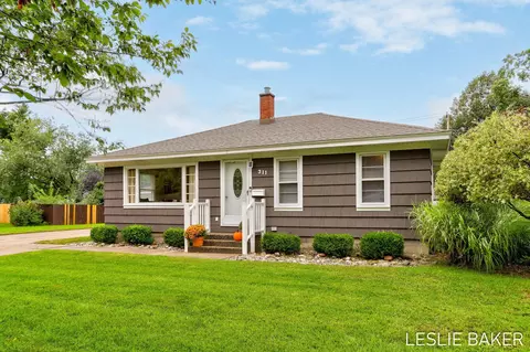 311 W 30th St, Holland, MI 49423