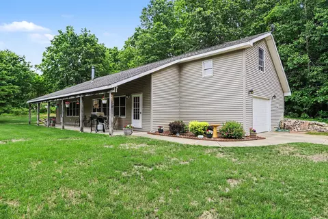 21641 Pine Lake Rd, Battle Creek, MI 49014