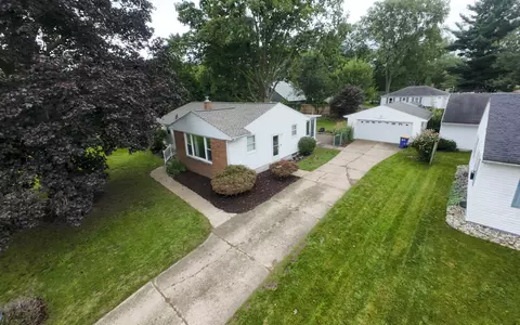 3146 Tuell St NW, Grand Rapids, MI 49504