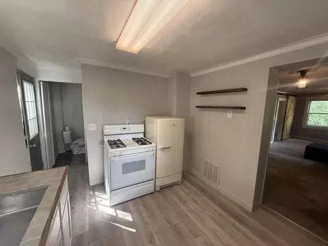 Kitchen - 319 Watts St, Jackson, MI 49203 photo 2 of 2