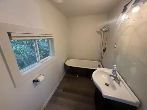 Bath - 319 Watts St, Jackson, MI 49203 photo 1 of 2