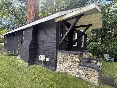 Exterior - 319 Watts St, Jackson, MI 49203 photo 3 of 3