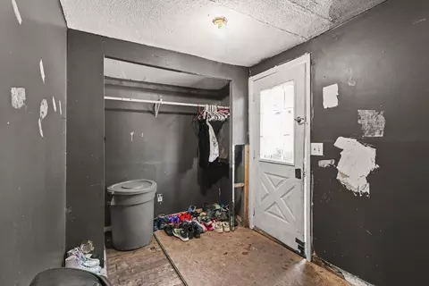 Entry Way - 340 E Main St, Hudson, MI 49247 photo 4 of 4
