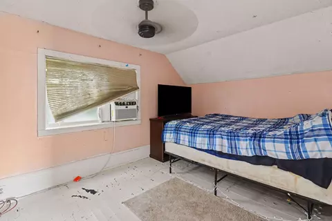 Bedroom - 340 E Main St, Hudson, MI 49247 photo 5 of 7