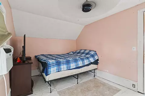 Bedroom - 340 E Main St, Hudson, MI 49247 photo 6 of 7