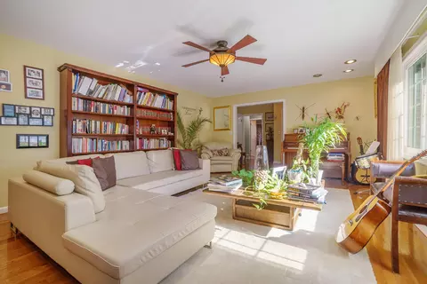 Living - 906 Walnut St, Three Rivers, MI 49093 photo 2 of 5