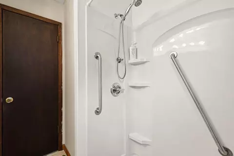 Bath - 893 Maplehill Ave SE, Ada, MI 49301 photo 2 of 3