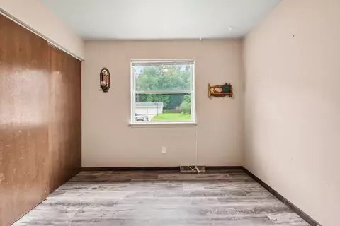 Bedroom - 893 Maplehill Ave SE, Ada, MI 49301 photo 3 of 4