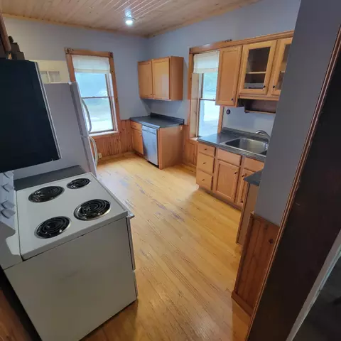 Kitchen - 8 E Barton St, Newaygo, MI 49337 photo 2 of 4