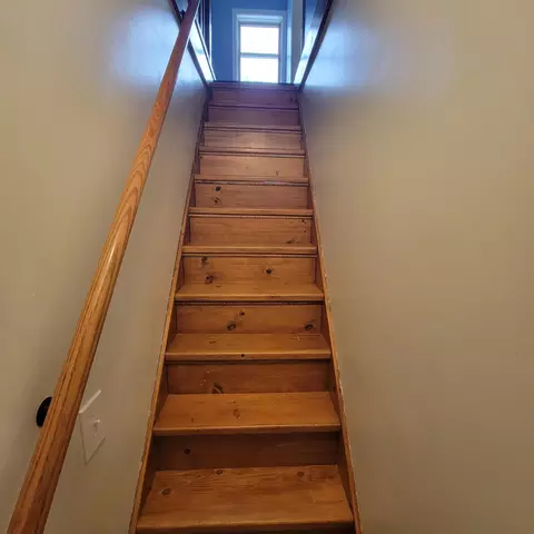 Entry Way - 8 E Barton St, Newaygo, MI 49337 photo 1 of 1