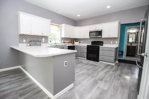 Kitchen - 56056 Truman Dr, Three Rivers, MI 49093 photo 1 of 4