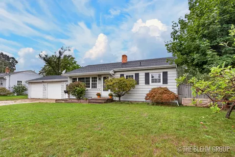 2523 44th St SW, Wyoming, MI 49519