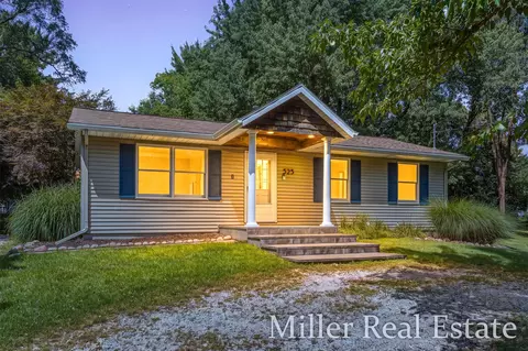 525 W Marshall St, Hastings, MI 49058