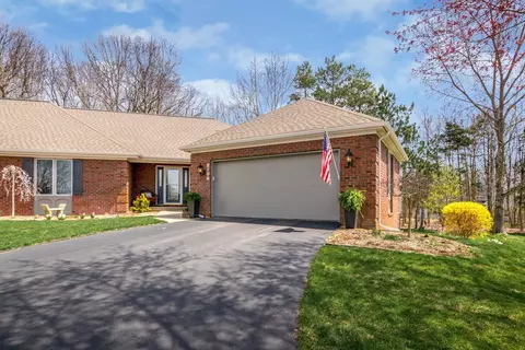 2106 N Quail Crest Ct SE, Grand Rapids, MI 49546