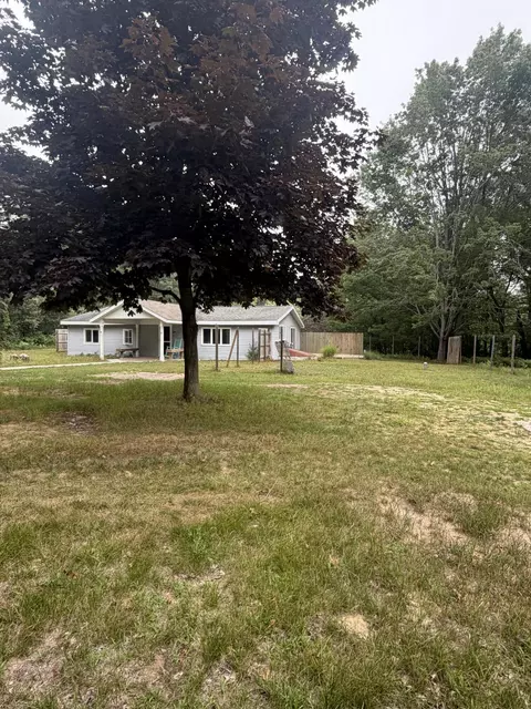7121 W Jagger Rd, Ludington, MI 49431