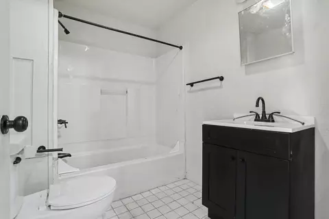 Bath - 310 Locust St, Marshall, MI 49068 photo 1 of 1