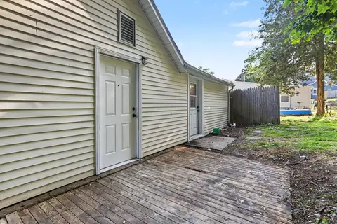 Exterior - 310 Locust St, Marshall, MI 49068 photo 4 of 7