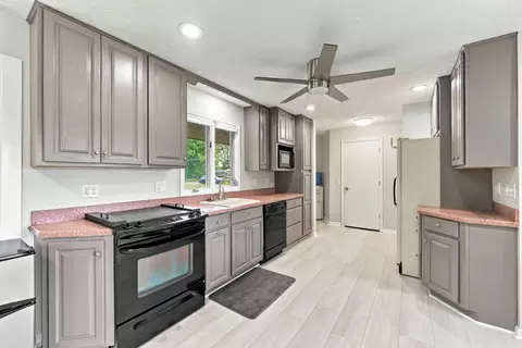 Kitchen - 10226 Tomkinson Dr, Scotts, MI 49088 photo 1 of 2