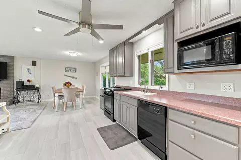 Kitchen - 10226 Tomkinson Dr, Scotts, MI 49088 photo 2 of 2