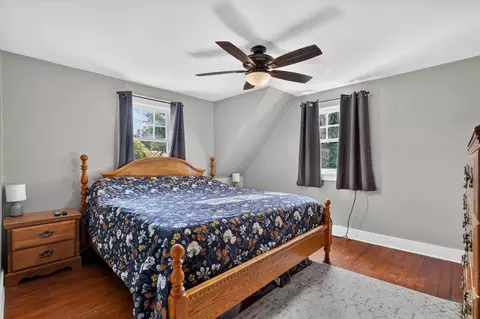 Bedroom - 442 Riverview Dr, Plainwell, MI 49080 photo 2 of 4