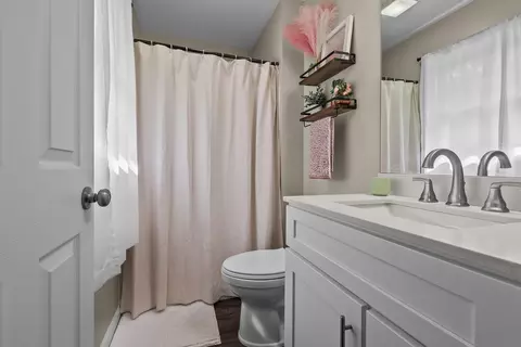 Bath - 109 Boadway St, Spring Arbor, MI 49283 photo 1 of 2