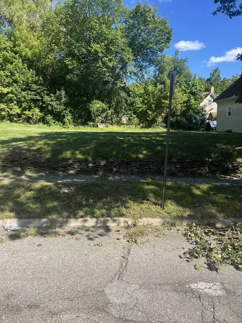 1205 Williams St, Jackson, MI 49203 photo 2