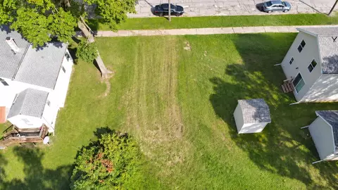 704 Irving St, Jackson, MI 49202 photo 3