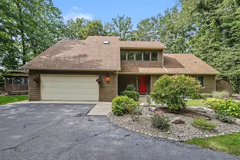 4245 Lake Chapin Blf, Berrien Springs, MI 49103