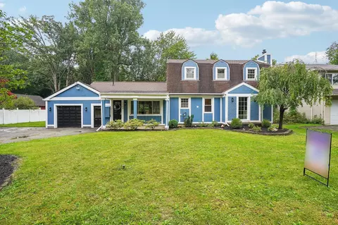 1150 Bangor Rd, Waterford, MI 48328